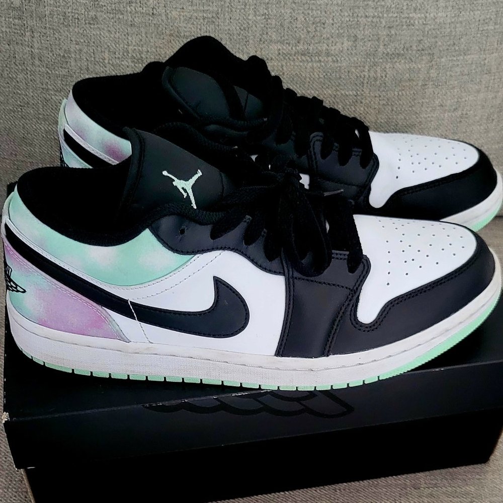 Mens Jordan 1 low